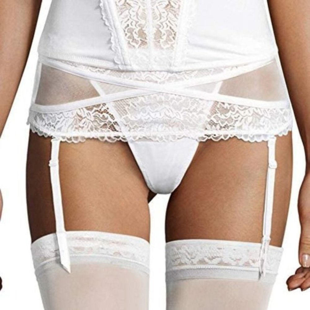 SALE Maidenform Super Sexy Lace Garter Belt